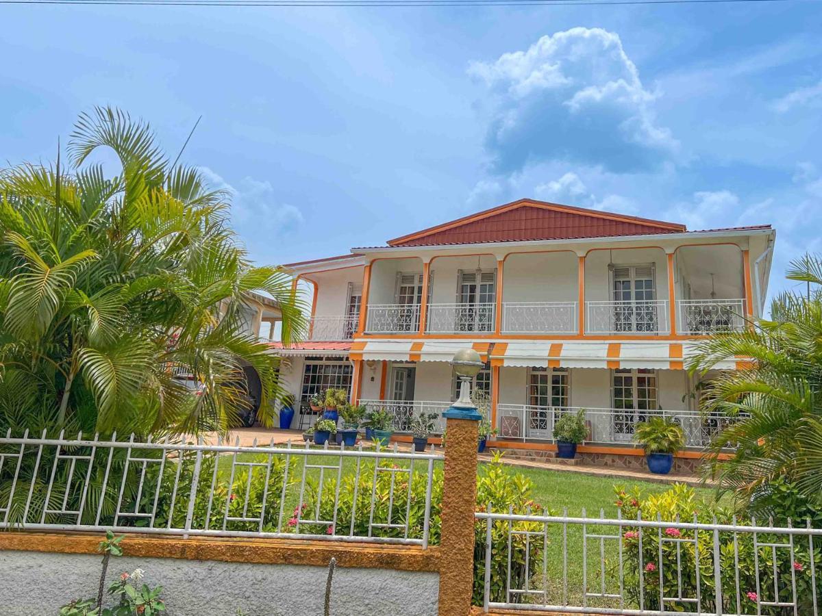 Domaine Lyscelle Apartment Sainte-Rose Luaran gambar